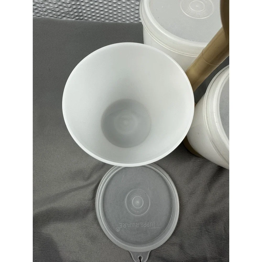 Tupperware vintage tan